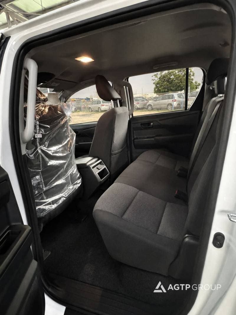 2026 Toyota Hilux DX thumbnail 8