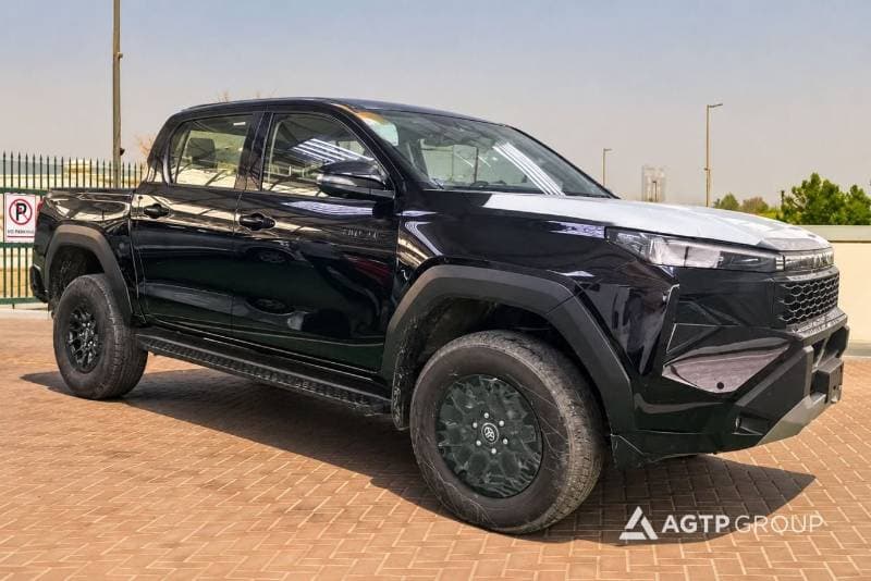 2026 Toyota Hilux DX thumbnail 2