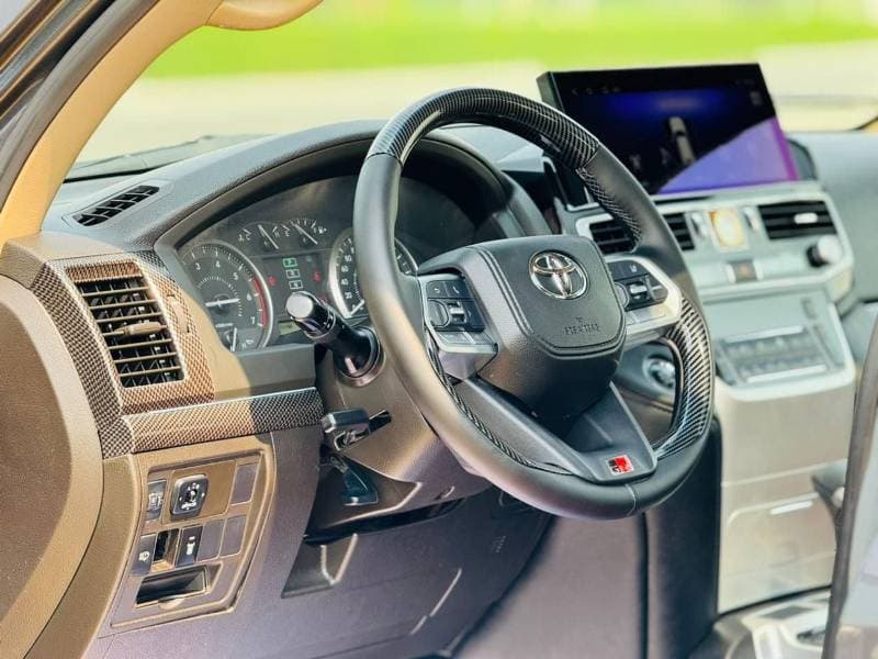 2018 Toyota Land Cruiser VXR thumbnail 7