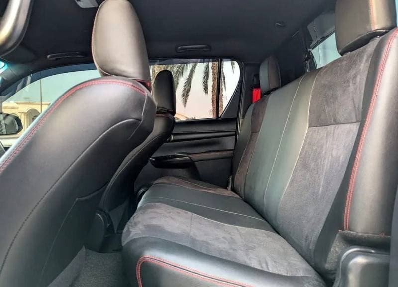 2021 Toyota Hilux thumbnail 8