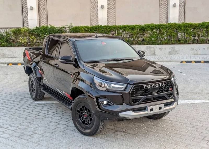 2021 Toyota Hilux thumbnail 2