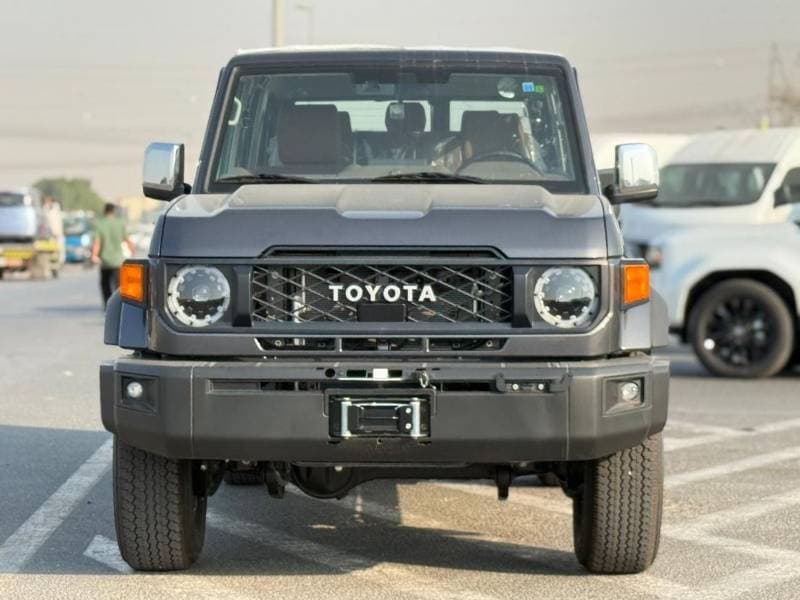2026 Toyota Land Cruiser 70 LC76 HT VXR thumbnail 2
