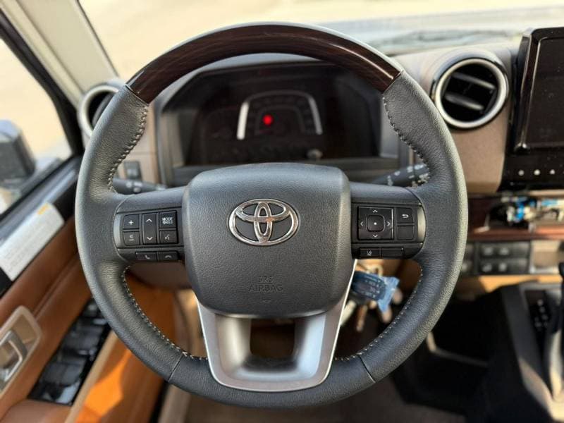 2026 Toyota Land Cruiser 70 LC76 HT VXR thumbnail 8