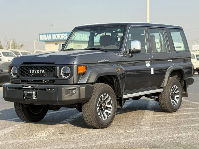 2026 Toyota Land Cruiser 70 LC76 HT VXR thumbnail 3