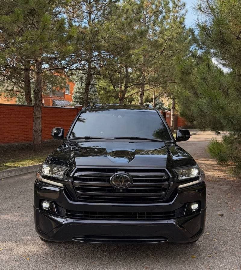2018 Toyota Land Cruiser VXR thumbnail 5