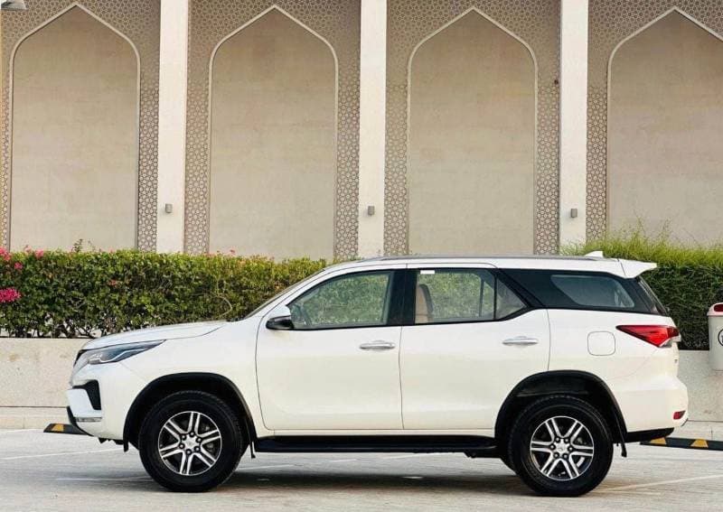 2022 Toyota Fortuner EXR thumbnail 6