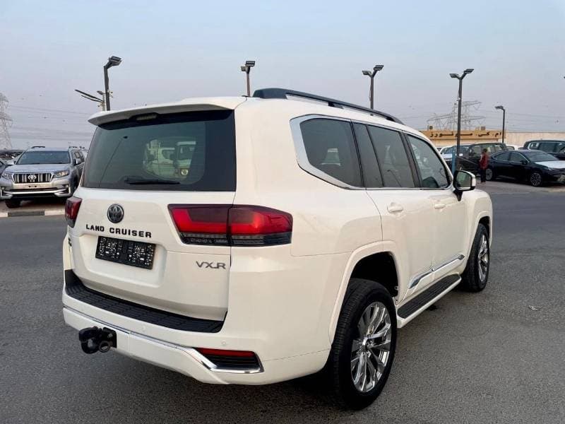 2022 Toyota Land Cruiser VXR thumbnail 6