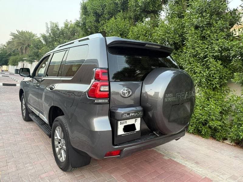 2018 Toyota Prado VXR thumbnail 4