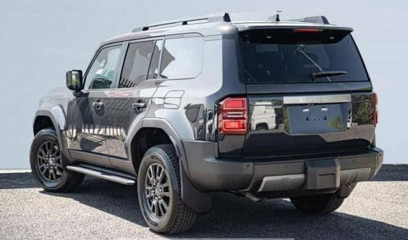 2025 Toyota Prado VXR thumbnail 3