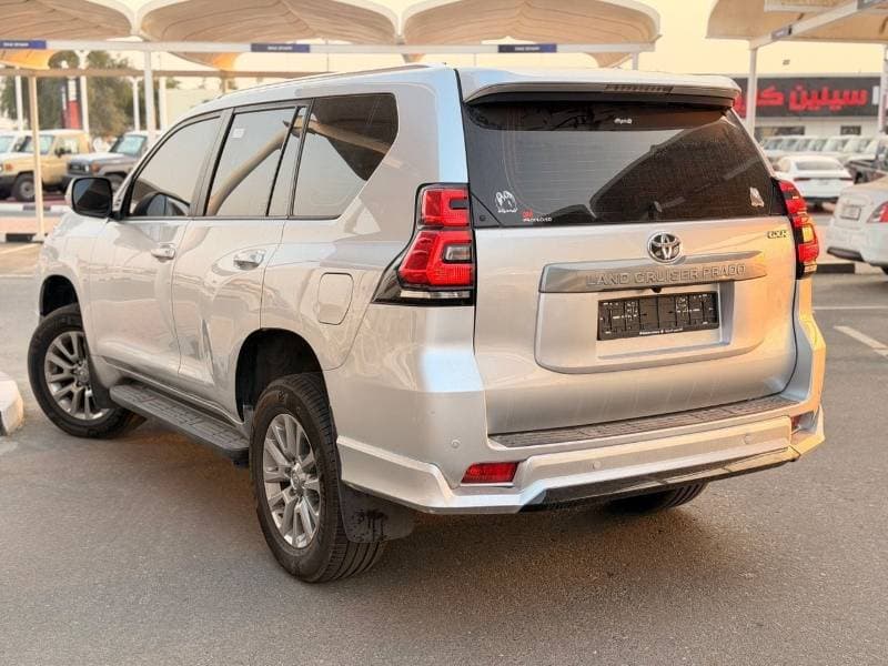 2019 Toyota Prado GXR thumbnail 4