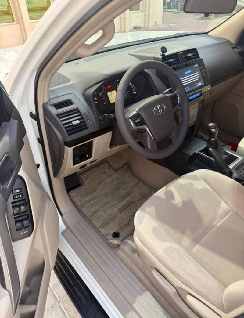 2020 Toyota Prado GXR thumbnail 8