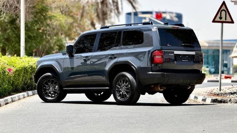 2024 Toyota Prado GXR thumbnail 3