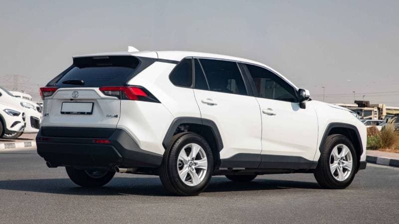 2025 Toyota RAV4 LE thumbnail 5