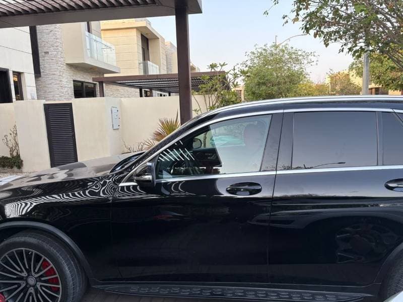 2019 Mercedes Benz GLC 300 thumbnail 3