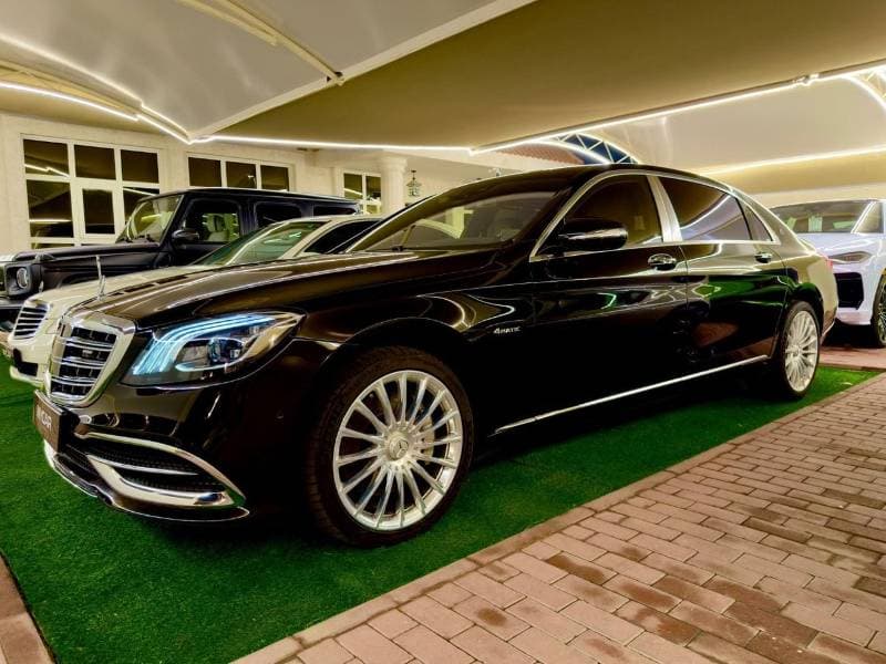2018 Mercedes Benz S560 thumbnail 3