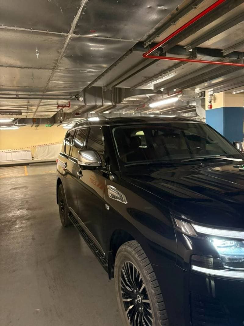 2022 Nissan Patrol LE PLATINUM thumbnail 3