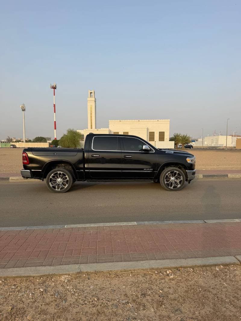 2021 RAM 1500 LIMITED thumbnail 6
