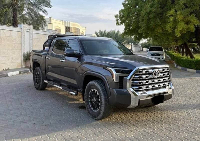 2023 Toyota Tundra thumbnail 2