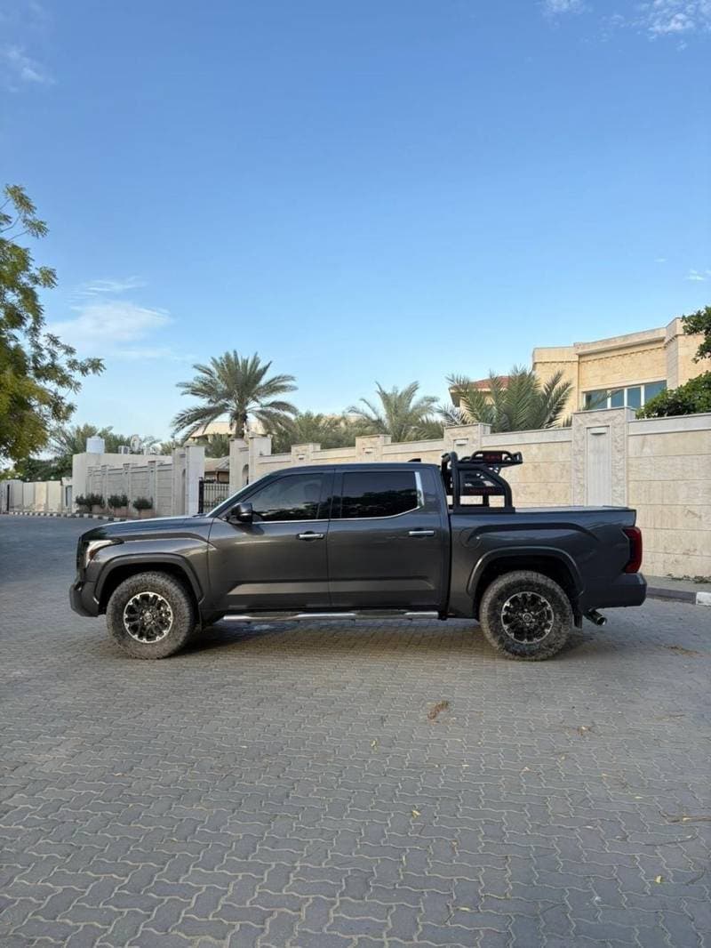 2023 Toyota Tundra thumbnail 4