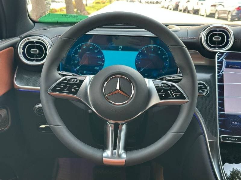 2026 Mercedes Benz GLC 300 4MATIC thumbnail 6