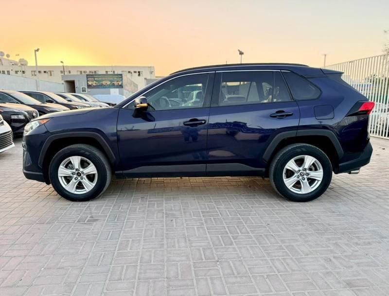 2021 Toyota RAV4 thumbnail 5