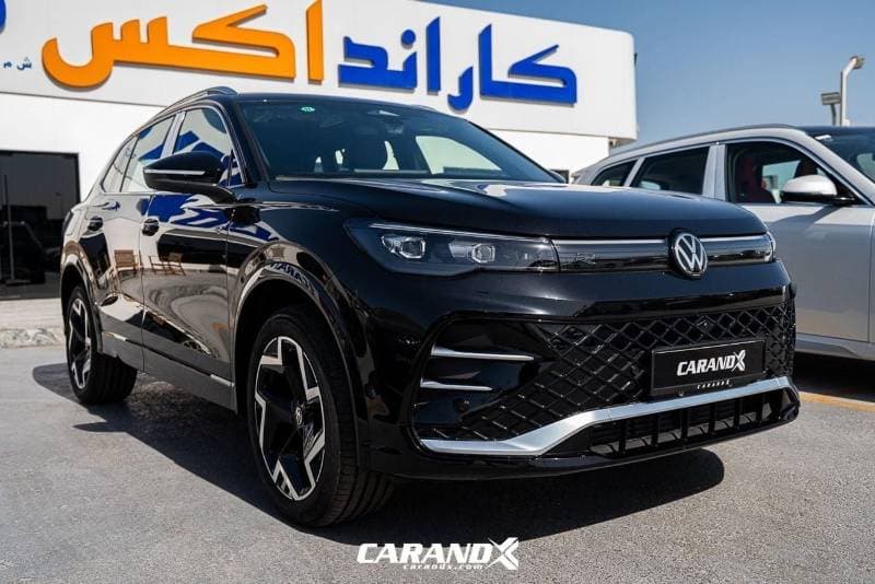 2025 Volkswagen Tiguan thumbnail 3