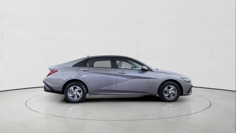 2024 Hyundai Elantra GL SMART thumbnail 3