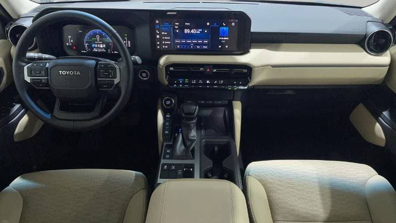 2026 Toyota Prado GXL thumbnail 7