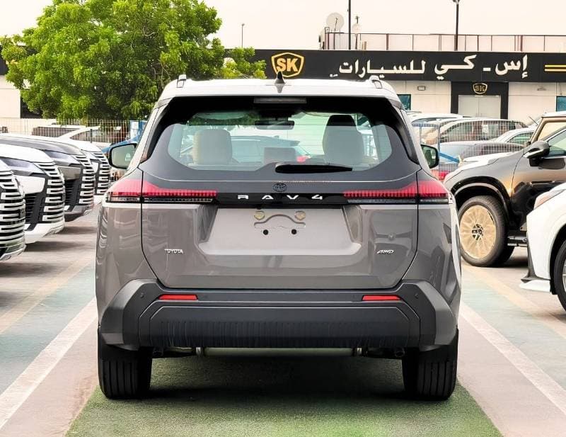 2026 Toyota RAV4 XLE thumbnail 3