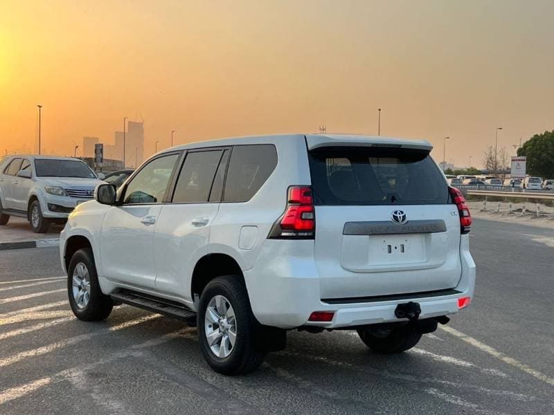 2023 Toyota Prado TX L thumbnail 4