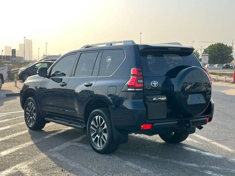 2022 Toyota Prado TX L thumbnail 4
