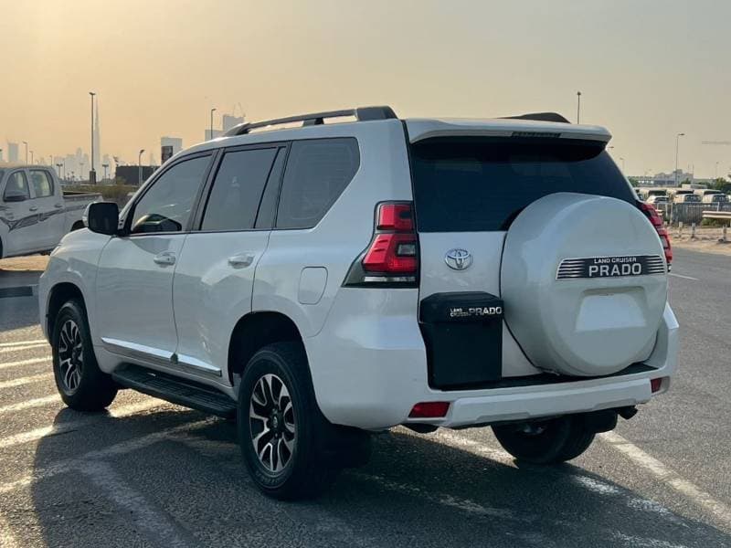 2023 Toyota Prado TX L thumbnail 4