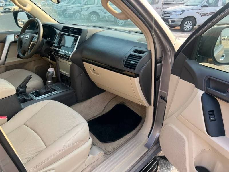 2022 Toyota Prado TX L thumbnail 8