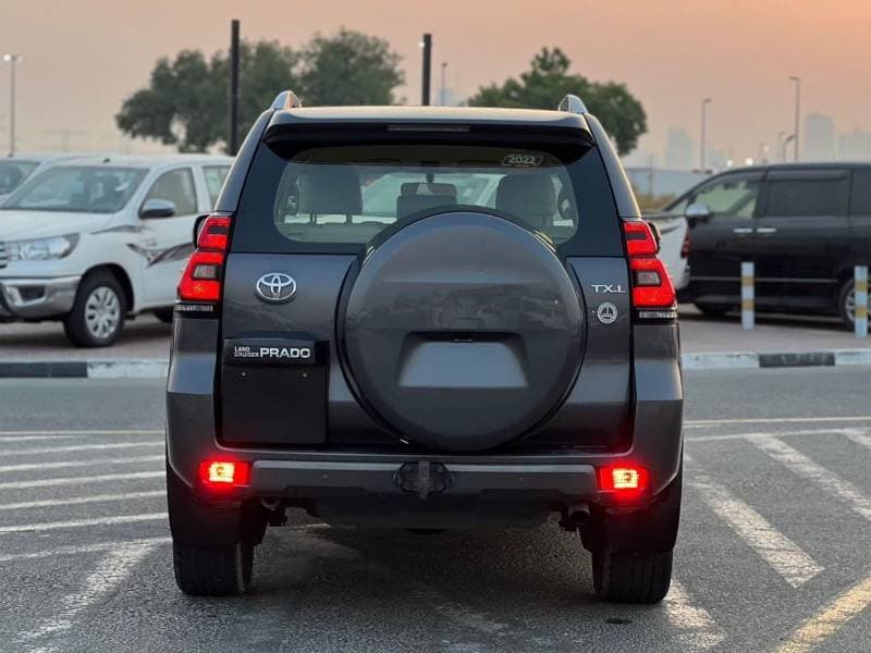 2022 Toyota Prado thumbnail 6