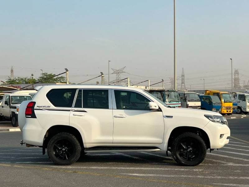 2021 Toyota Prado TX L thumbnail 5