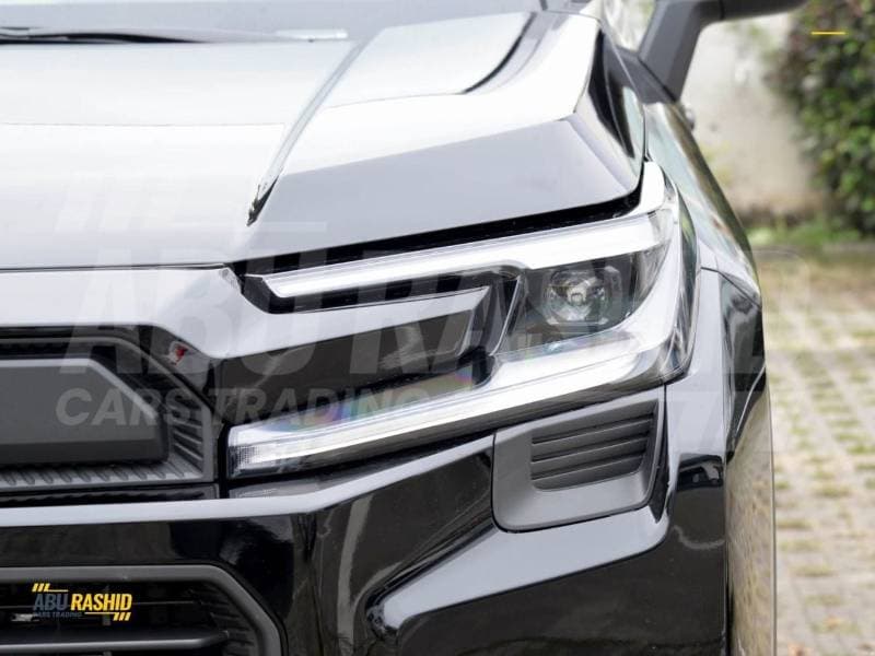 2026 Toyota RAV4 XLE HEV thumbnail 4