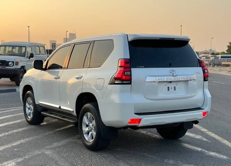 2018 Toyota Prado thumbnail 4
