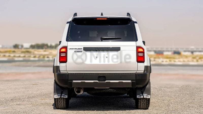 2024 Toyota Prado thumbnail 7