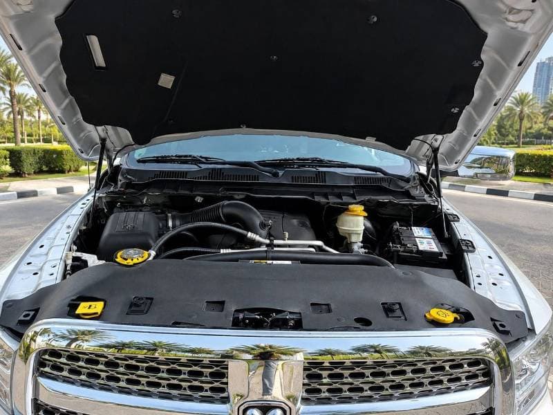 2017 RAM 1500 LARAMIE thumbnail 4