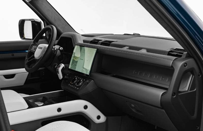 2026 Land Rover Defender thumbnail 6