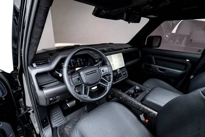 2026 Land Rover Defender thumbnail 8