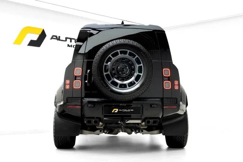 2026 Land Rover Defender thumbnail 5