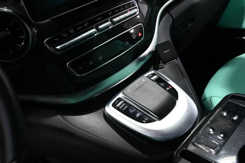 2023 Mercedes Benz V 250 thumbnail 8