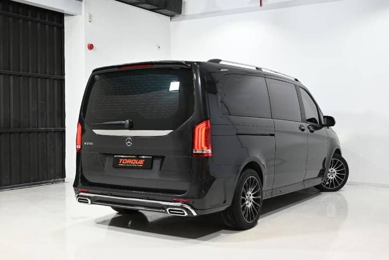 2023 Mercedes Benz V 250 thumbnail 4