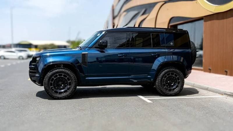 2026 Land Rover Defender thumbnail 6