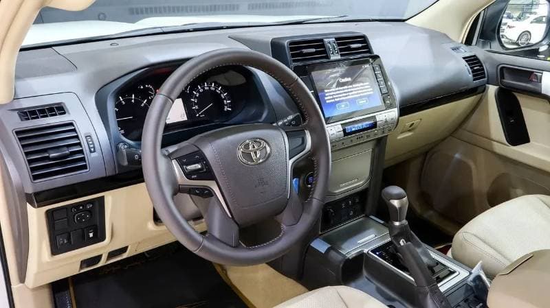 2023 Toyota Prado GXR thumbnail 8