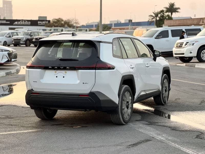 2026 Toyota RAV4 XLE HEV thumbnail 4