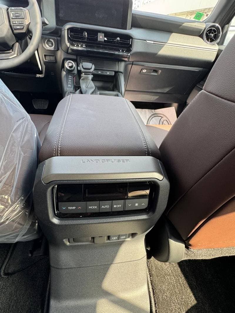 2026 Toyota Prado ADVENTURE thumbnail 4