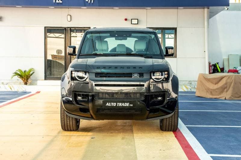 2026 Land Rover Defender thumbnail 3