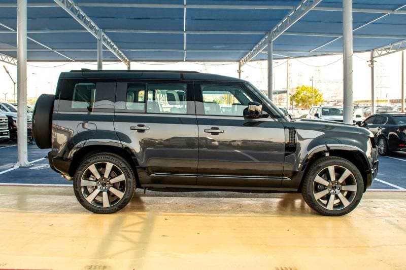 2026 Land Rover Defender thumbnail 6